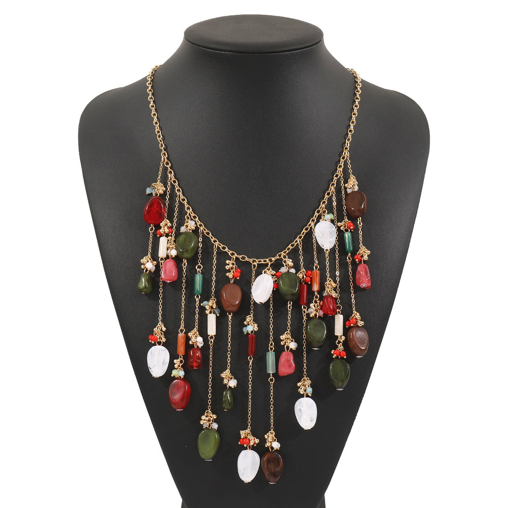 Collar Étnico de Dijes Múltiples